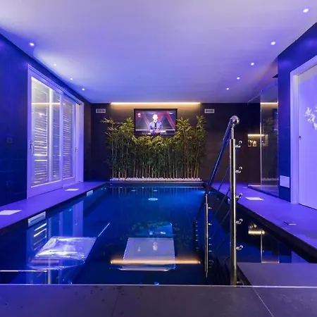 Relax In Apartment *